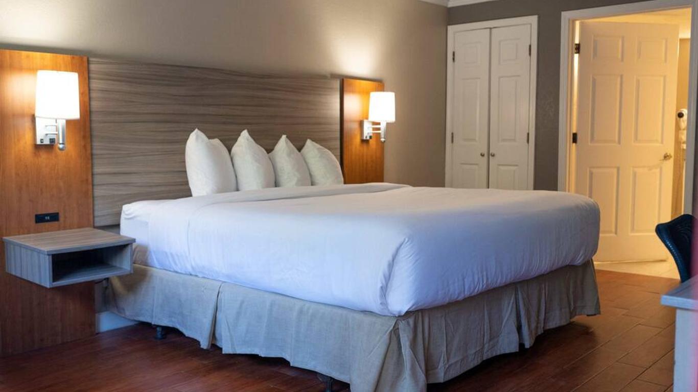 Casa Bella Inn & Suites Extended Stay