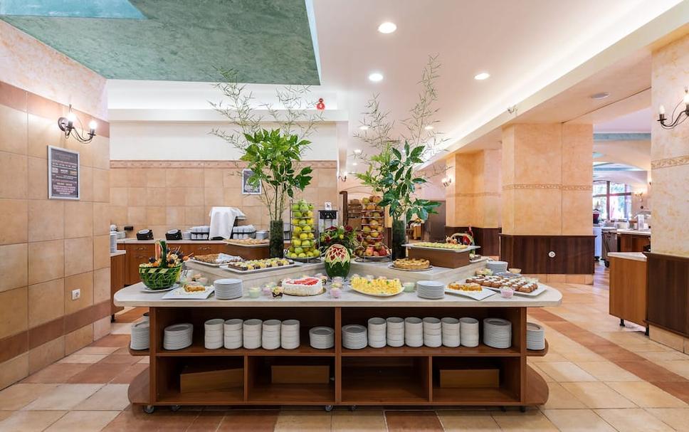 Buffet Photo